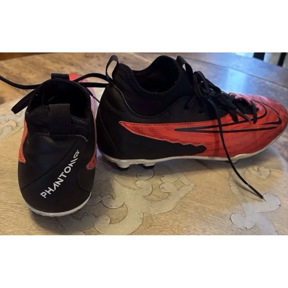 Nike Phantom GX Elite Cleats Size‎ 4 Youth